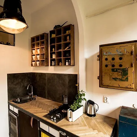 Extra Design Flat Close To Danube شقة *